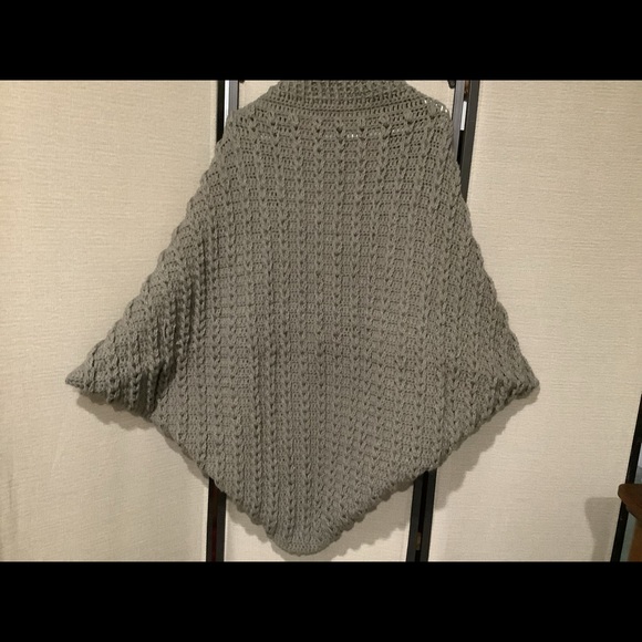 Crocheted cocoon sweater.                     100% acrylic, 100% handmade - Picture 15 of 16